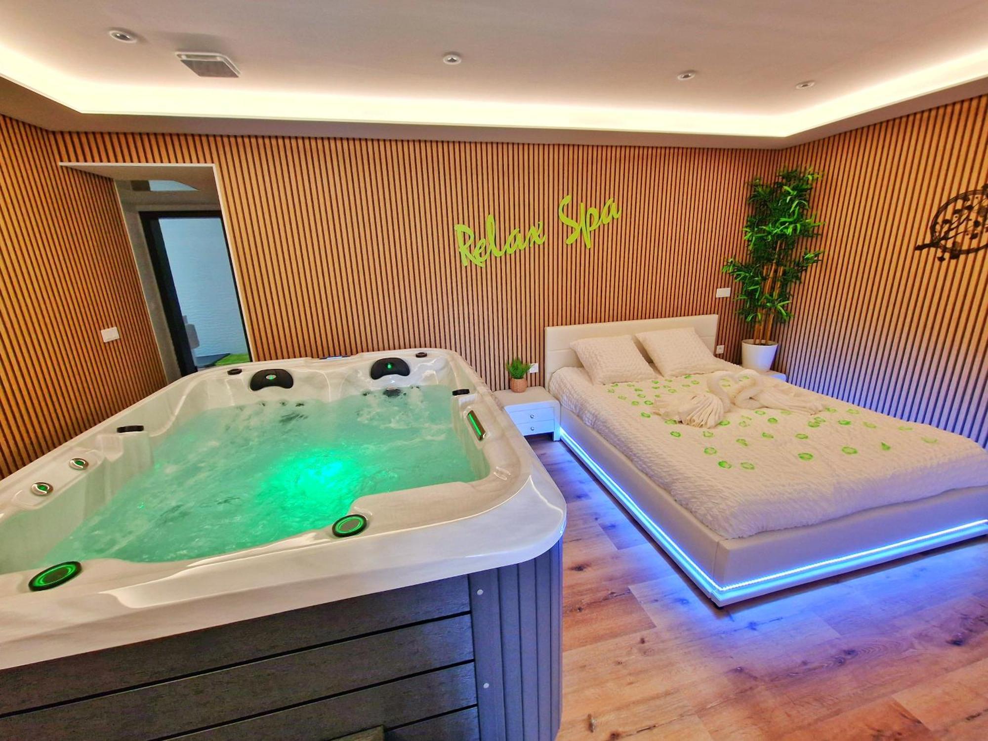 Relax Spa-4 Pers-Jacuzzi-Parking-Jardin-Clim-Colmar Muntzenheim エクステリア 写真